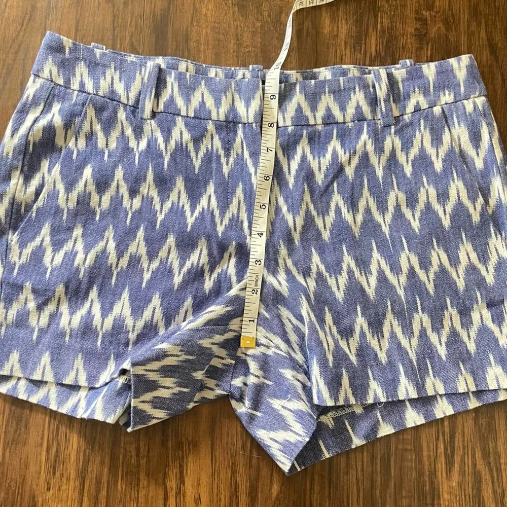 J. Crew Ikat Blue and White Zig Zag Shorts Size 4 - Picture 4 of 8